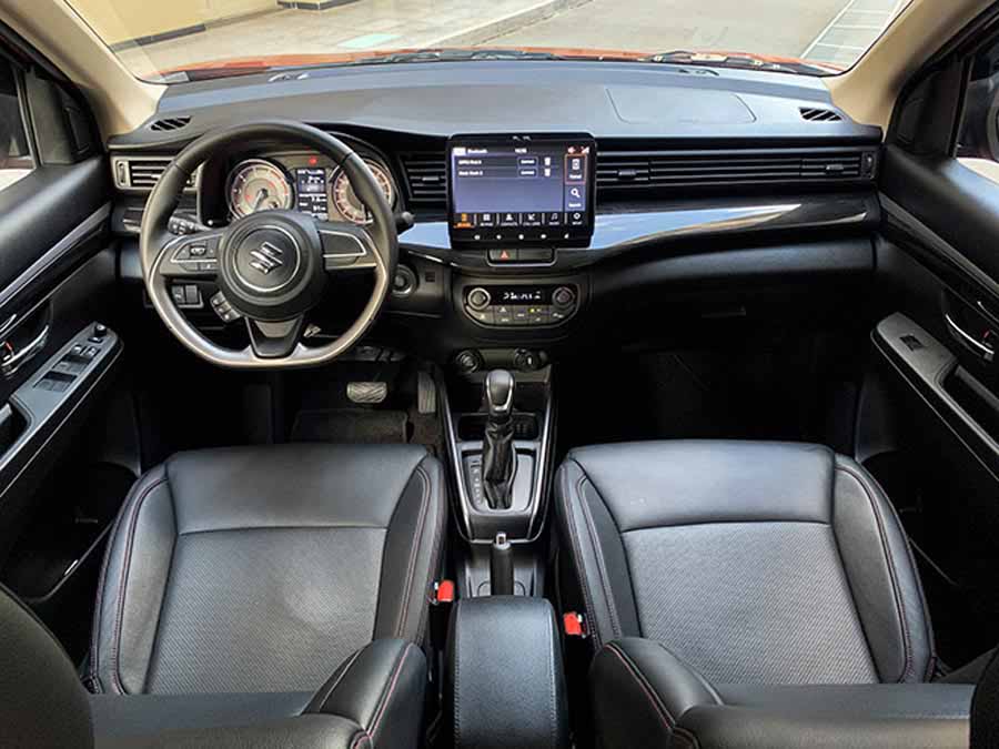 Reviewing the Interior of the Suzuki XL7
